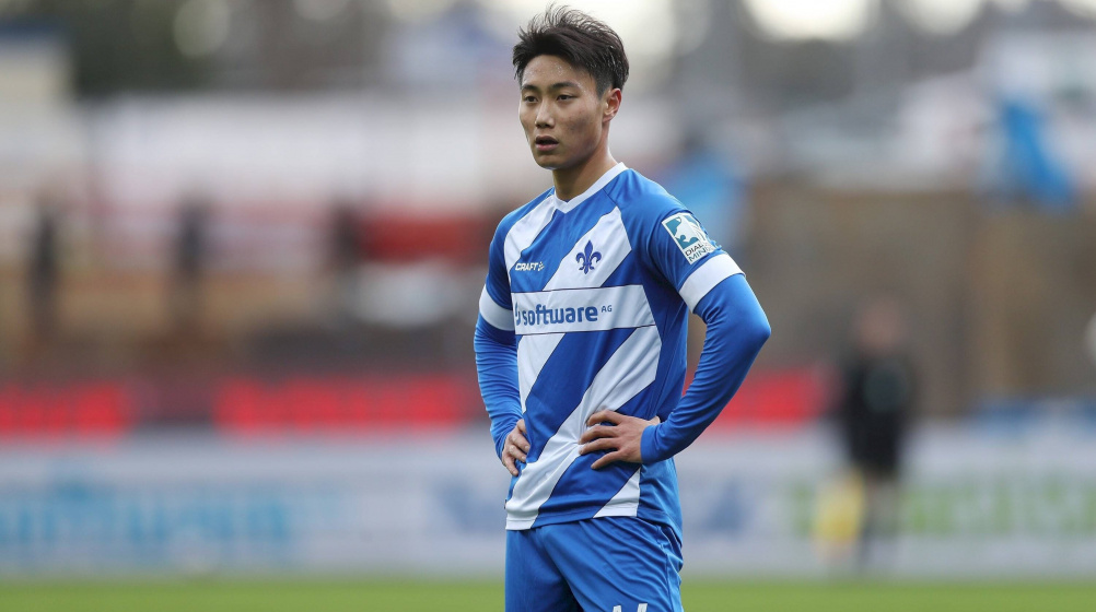 South Korean midfielder Paik Seung Ho