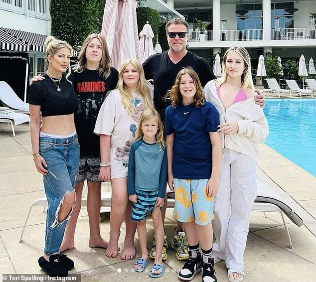 Tori Spelling with her Family